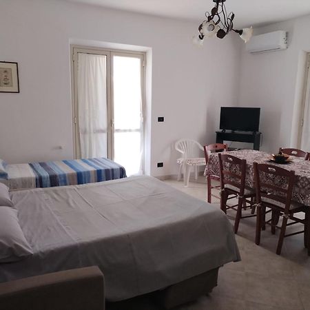La Rosa Dei Venti Apartment เรจโจ ดี คาลาเบีย ภายนอก รูปภาพ